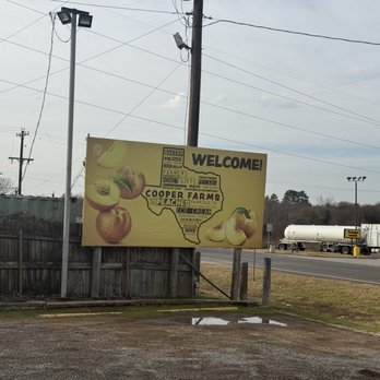 Cooper Farms Country Store - Outside - Bakeries Near Me - Fairfield, Texas Cooper Farms Country Store - Outside - Bakeries Near Me - Fairfield, Texas