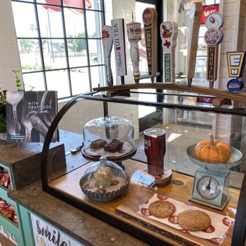 Mia's Table - American Near Me - Katy, Texas