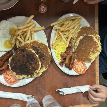 Paddington's Pump - Breakfast & Brunch Near Me - Toronto, Ontario