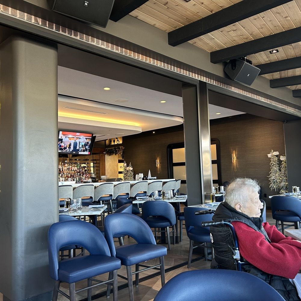 Bartolino's Twin Oaks - Bar area - Italian Near Me - Manchester, Missouri Bartolino's Twin Oaks - Bar area - Italian Near Me - Manchester, Missouri