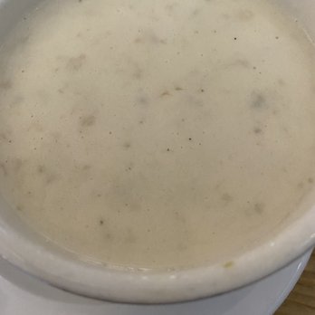 Robert's Maine Grill - Clam chowder - New American Near Me - Kittery, Maine Robert's Maine Grill - Clam chowder - New American Near Me - Kittery, Maine