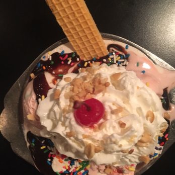 Hickory Park Restaurant Co. - Peppermint ice cream Sunday thingamajig - American Near Me - Ames, Iowa