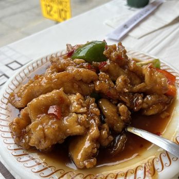 Triple Crown Restaurant - General Tso 'General Tso's Chicken Lunch Special - Dim Sum Near Me - Chicago, Illinois Triple Crown Restaurant - General Tso 'General Tso's Chicken Lunch Special - Dim Sum Near Me - Chicago, Illinois