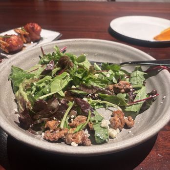 McCormick & Schmick's Seafood & Steaks - Walnut Mixed Greens - Steakhouses Near Me - Edina, Minnesota McCormick & Schmick's Seafood & Steaks - Walnut Mixed Greens - Steakhouses Near Me - Edina, Minnesota