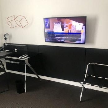 Radisson on Flagstaff Gardens Melbourne - Bedroom - Hotels Near Me - Melbourne, VIC