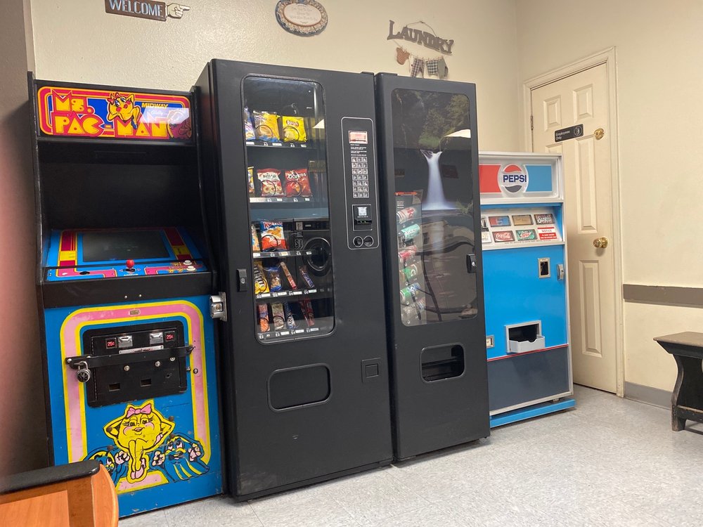 COIN LAUNDRY Updated September 2024 411 Windchime Pl, Colorado