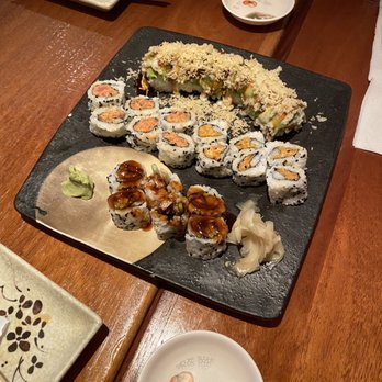 Akira Sushi Bistro - Alligator Roll, Spicy Salmon, Spicy Tuna, Salmon Skin Roll - Japanese Near Me - Ashburn, Virginia