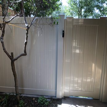 Front Gate Vinyl - Back Gate - Fences & Gates Near Me - Marina Del Rey, California