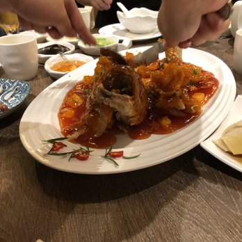 古琴雅園 - Sweet and sour fish being served - Chinese Near Me - Hong Kong, HK