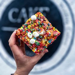 Cake & All Things Yummy