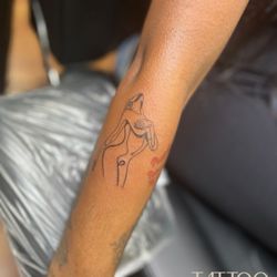 Tattoo Beauty Lounge - Body art done by artist Lyn Marie