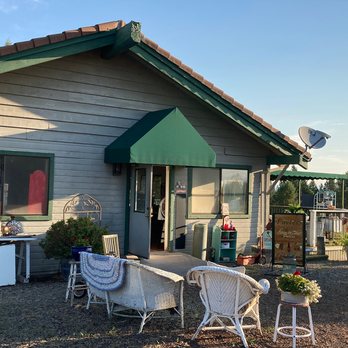 Putters - Entrance with view of deck. - Fast Food Near Me - Fall River Mills, California Putters - Entrance with view of deck. - Fast Food Near Me - Fall River Mills, California