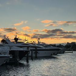 G&B Oyster Bar - Outside view