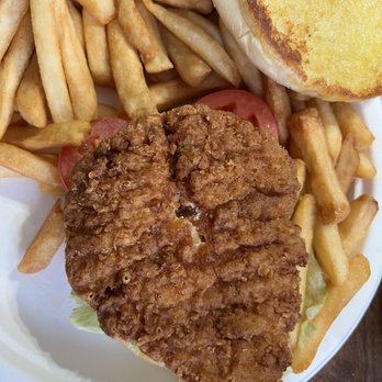 Gene's Famous Seafood - Dryass Chicken Sandwich - Seafood Near Me - Fairhaven, Massachusetts