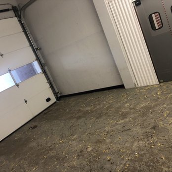 StorageMart - Loading dock area - Self Storage Near Me - Kansas City, Missouri StorageMart - Loading dock area - Self Storage Near Me - Kansas City, Missouri