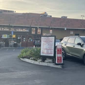 Thai Central Cuisine - Parking- free before 5pm on weekdays - Thai Near Me - Los Angeles, California Thai Central Cuisine - Parking- free before 5pm on weekdays - Thai Near Me - Los Angeles, California