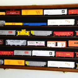 sfDisplay - Many unique types of display cases in solid hardwood