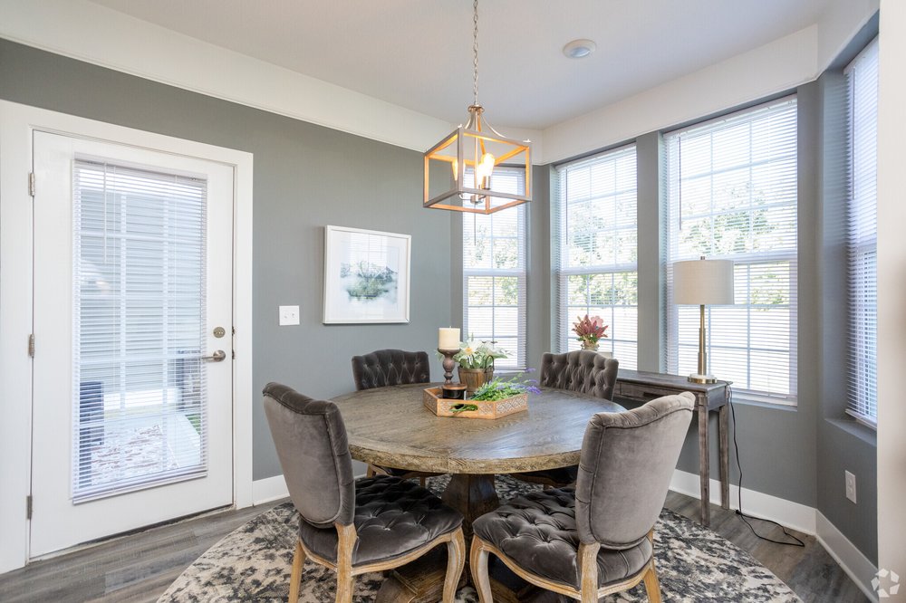 THE FLATS ON HOUK Updated August 2024 19 Photos 1000 Solomon Sq