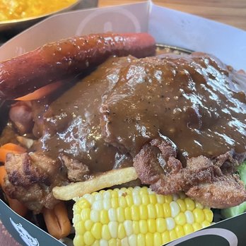 Good Catch Cafe - Mixed sizzling plate of pork, chicken, hot dog, bacon & ham - Hong Kong Style Cafe Near Me - Markham, Ontario