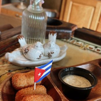 Habana Con B - Desserts Near Me - Miami, Florida