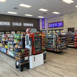 Shell Speedee Mart - Super clean and well merchandised.