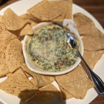 Yard House - New American Near Me - Indianapolis, Indiana