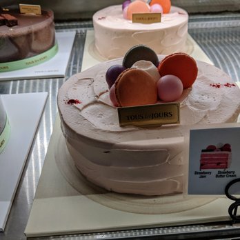 Tous Les Jours - Strawberry Fantasy Cake - Coffee & Tea Near Me - Houston, Texas Tous Les Jours - Strawberry Fantasy Cake - Coffee & Tea Near Me - Houston, Texas