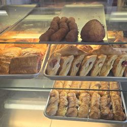 Paradise Bakery & Cuban Food - Grave pastries etc