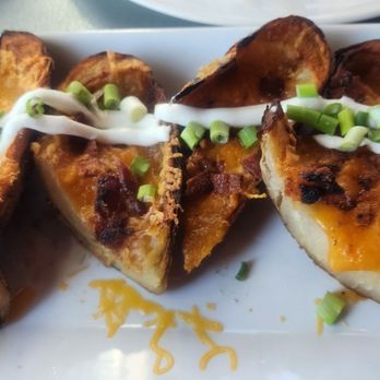 Huff's at Bridge Bay - Potato skins, microwaved too long - Chicken Wings Near Me - Redding, California
