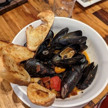 Roadhouse Pub & Eatery - Mussels - Gastropubs Near Me - Jackson, Wyoming Roadhouse Pub & Eatery - Mussels - Gastropubs Near Me - Jackson, Wyoming