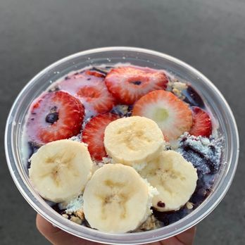 Brazuca Acaí - Small acai bowl - Juice Bars & Smoothies Near Me - Richmond, California