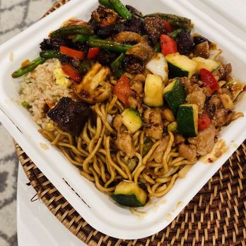 Panda Express Innovation Kitchen - Steak and kung pao chicken - Chinese Near Me - Pasadena, California