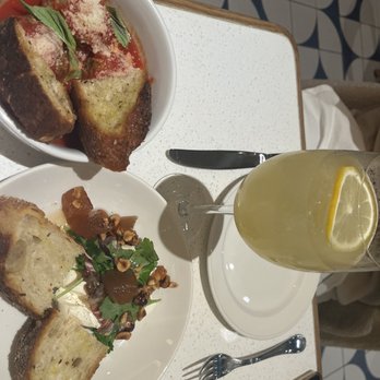 La Pecora Bianca UES - Meatballs (left) ricotta (right) - Italian Near Me - New York, New York