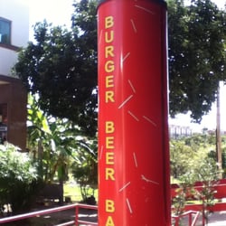Three Burgers - Letreiro de dia