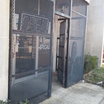 Yo Mama - The gate was open but the door was locked 1:30 Wednesday. - Chicken Wings Near Me - Memphis, Tennessee Yo Mama - The gate was open but the door was locked 1:30 Wednesday. - Chicken Wings Near Me - Memphis, Tennessee