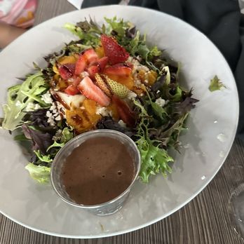 Chase's on the Beach - Salad Special - American Near Me - New Smyrna Beach, Florida