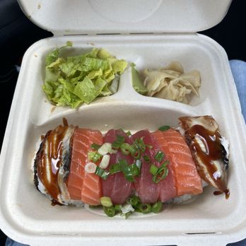 Makoto Sushi - Gold Fish Roll - Sushi Bars Near Me - Aiea, Hawaii Makoto Sushi - Gold Fish Roll - Sushi Bars Near Me - Aiea, Hawaii