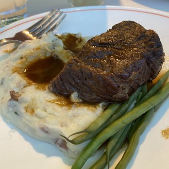 Cafe 44 - Short rib with mashed potatoes - American Near Me - Alexandria, Virginia