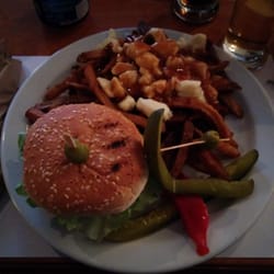 Gambrinus Brasserie Artisanale - Gambrinus extra poutine