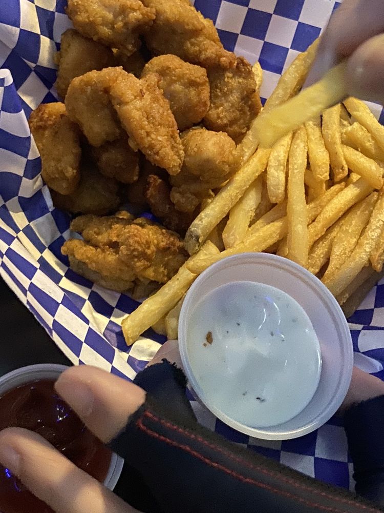 SHARKY’S BILLIARDS Updated May 2024 46 Photos & 66 Reviews 5940