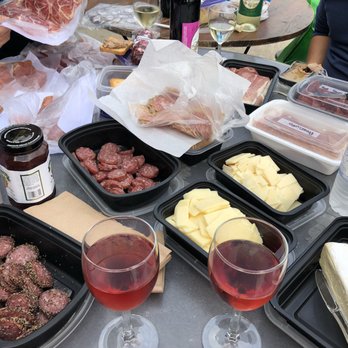 Gouveia Vineyards - Wineries Near Me - Wallingford, Connecticut