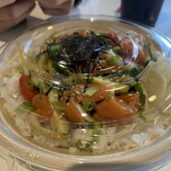 Lucky Cat Poke Company - Oakbrook Bowl. Nicely described in theory... falls painfully short in execution. - Poke Near Me - Oak Brook, Illinois Lucky Cat Poke Company - Oakbrook Bowl. Nicely described in theory... falls painfully short in execution. - Poke Near Me - Oak Brook, Illinois