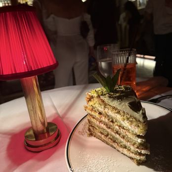 Anthony's Runway 84 - Pistachio cake - Italian Near Me - Fort Lauderdale, Florida