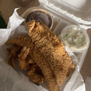 Collins Fish Market - 3 piece fish 4 shrimp - Seafood Markets Near Me - Los Angeles, California