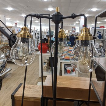 HomeGoods - Pretty floor lamp - Department Stores Near Me - Eagan, Minnesota