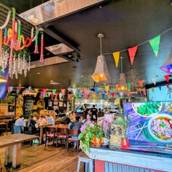 Saap Ver Authentic Thai Cuisine - Colorful interior