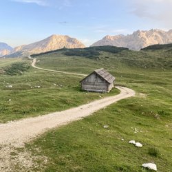 Rifugio Sennes, Schutzhütte Senneshütte - Afternoon view from the deck