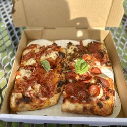 Fire Fresh Pizza - The Bee Sting & Meat Your Maker. YUM!!