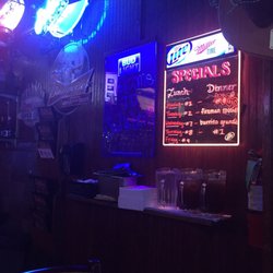 Saluter's - Sign