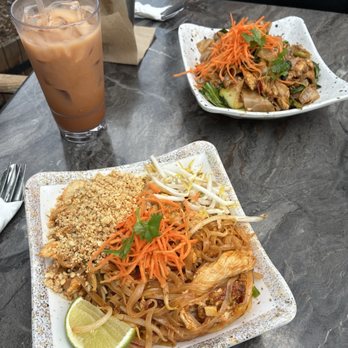 Aloy Thai Eatery-Capitol Hill - PAD THAI NOODLE, PAD SEE EW - Thai Near Me - Denver, Colorado